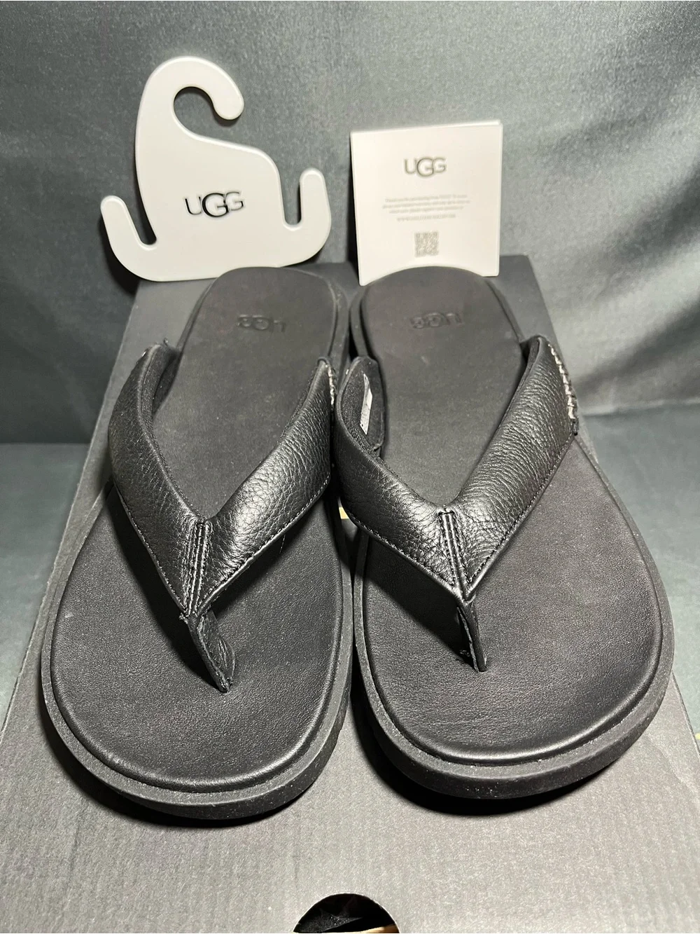 UGG Men’s Seaside II Black Leather Thong Sandals